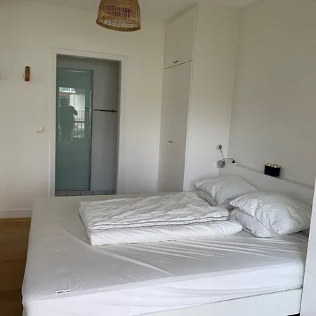 In Near The Beach, Cleaning Included Apartamento