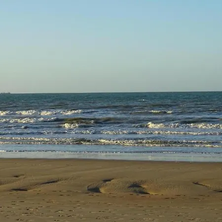 In Near The Beach, Cleaning Included *